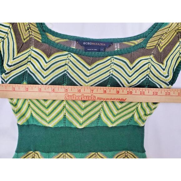 Y2k BCBG Max Azria Top Size S Green Silk Rayon Shirt Vintage Chevron Womens - Picture 5 of 6